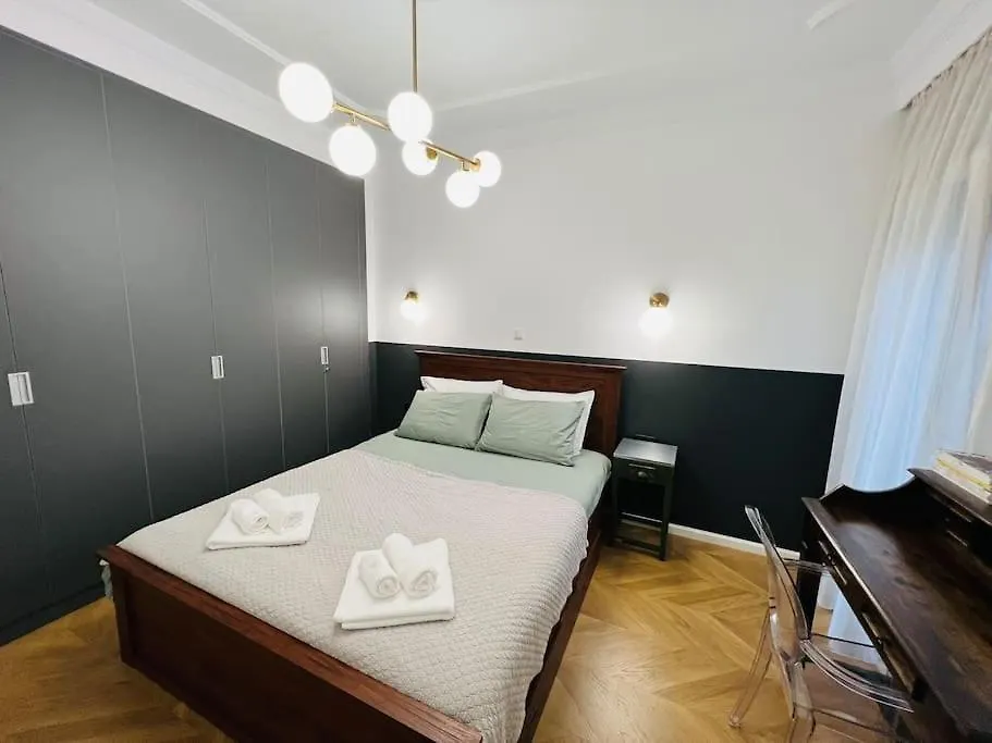 Redstripes Apartment Thessaloniki