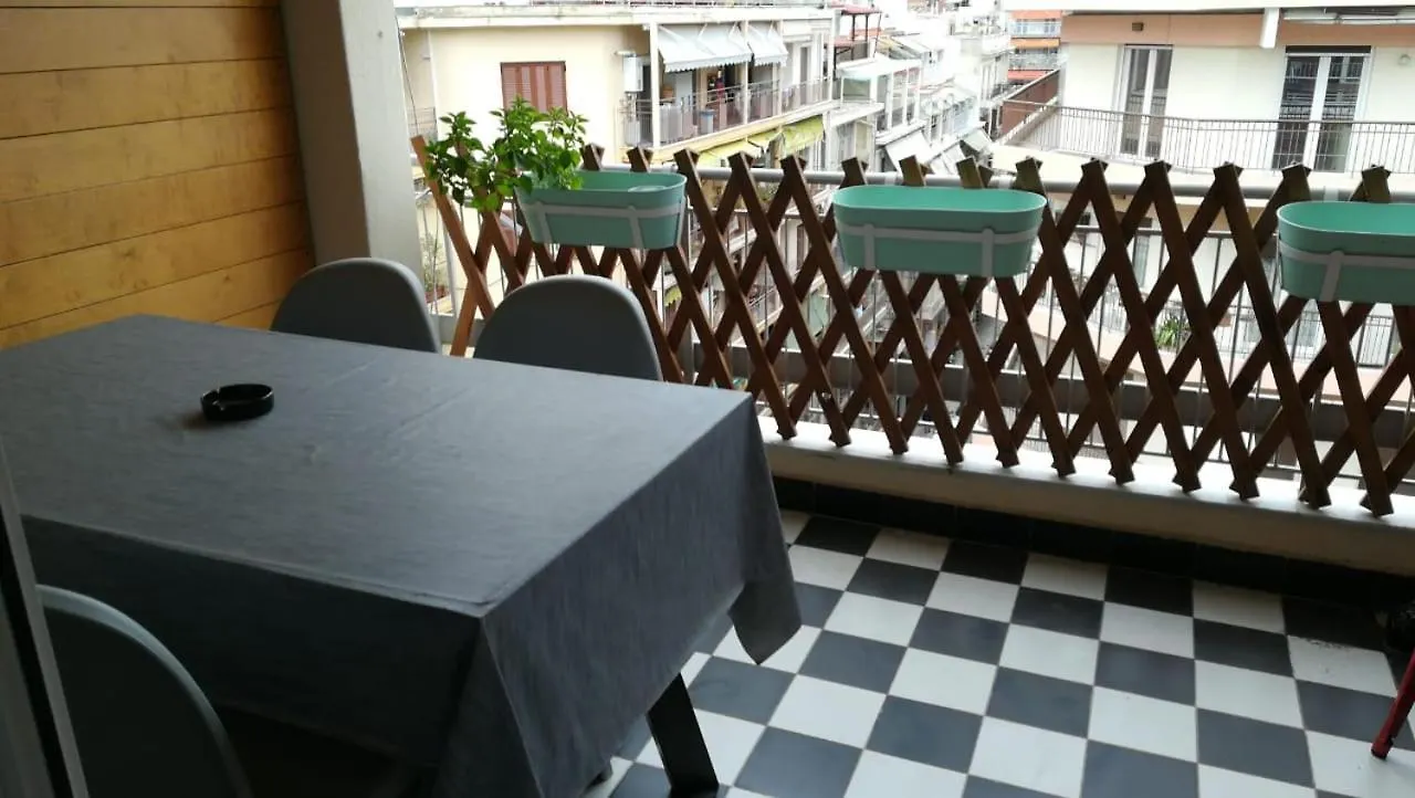 Redstripes Apartment Thessaloniki