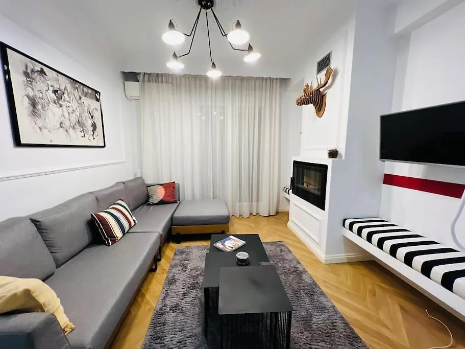 Redstripes Apartment Thessaloniki